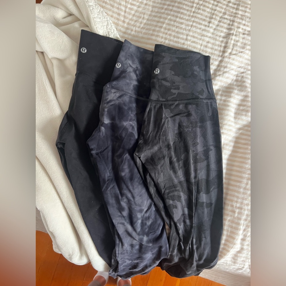 BUNDLE of 3 lululemon leggings (2 align leggings)